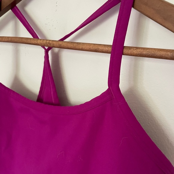Very flattering sports bra from Gap - Picture 2 of 6